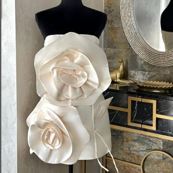 Sierra Darien Voluminous Flower Design Strapless Dress - Ivoire/Ivory S/M, NEW ✨ - Picture 9 of 12